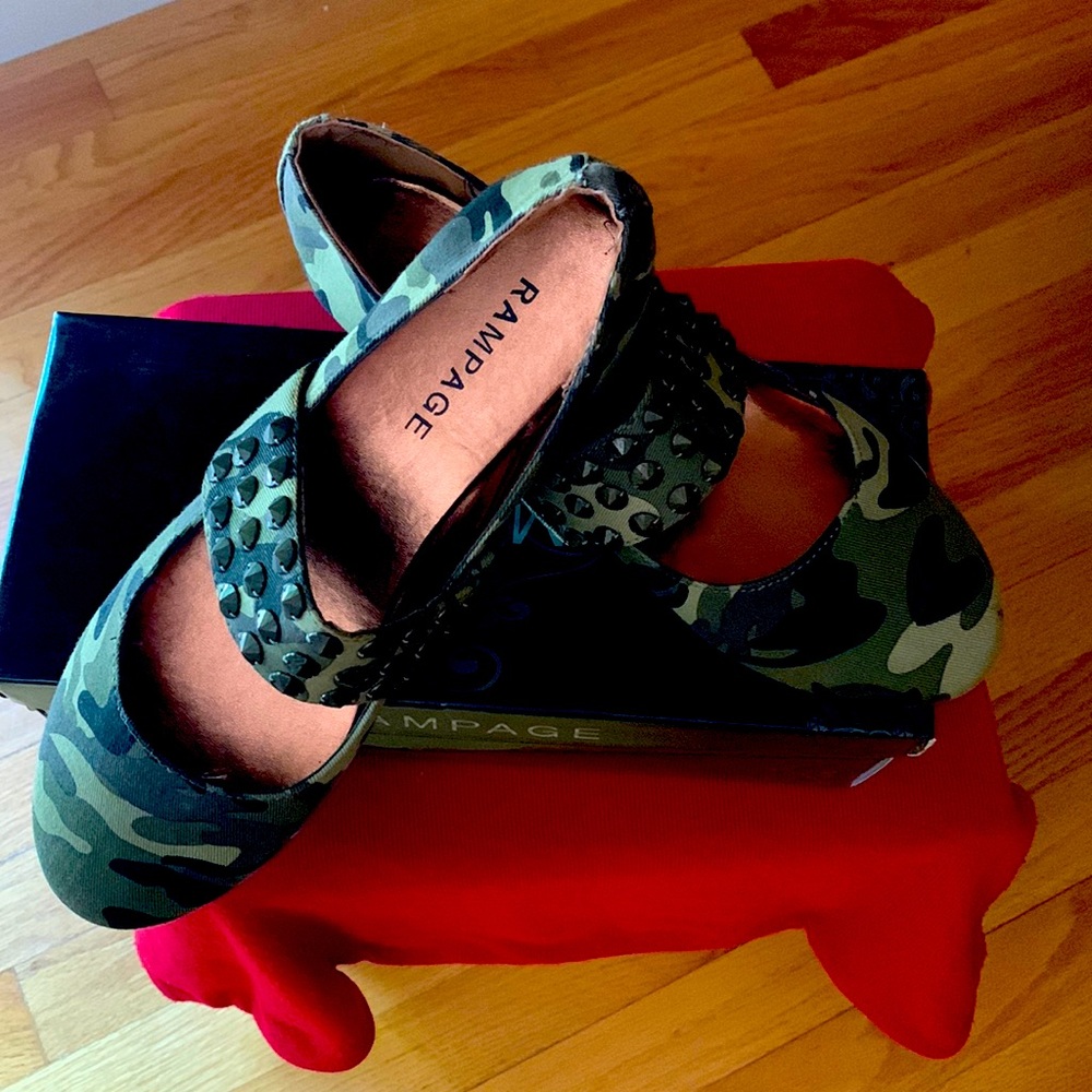 Camouflage, rampage flats